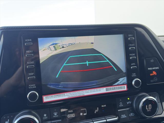used 2022 Toyota Highlander car, priced at $39,994
