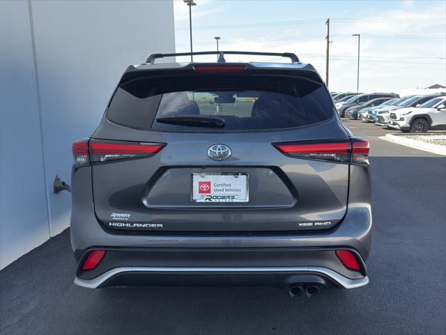 used 2022 Toyota Highlander car, priced at $39,994