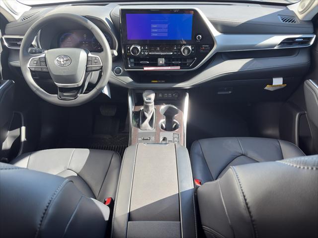 new 2025 Toyota Highlander Hybrid car, priced at $56,607