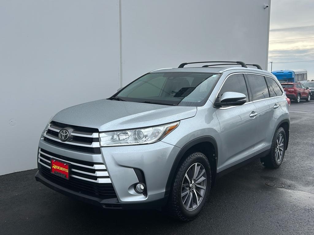 used 2019 Toyota Highlander car, priced at $27,500