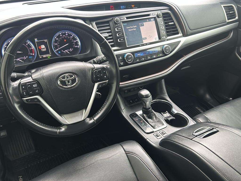 used 2019 Toyota Highlander car, priced at $27,500