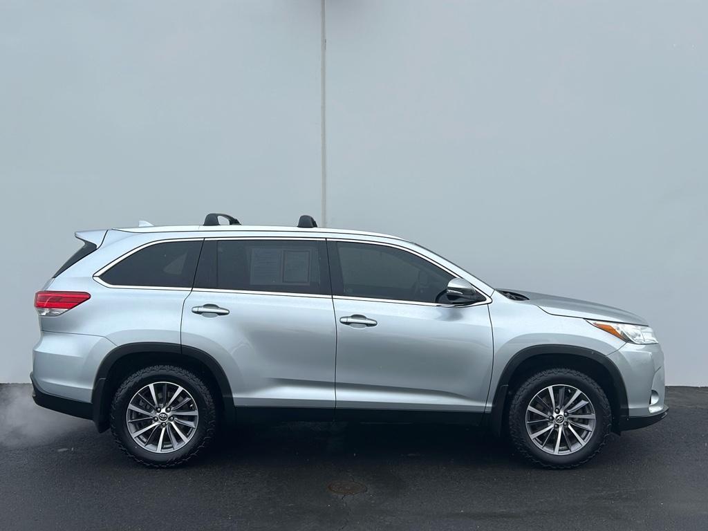 used 2019 Toyota Highlander car, priced at $27,500