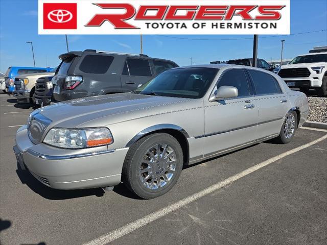 used 2006 Lincoln Town Car car, priced at $6,000