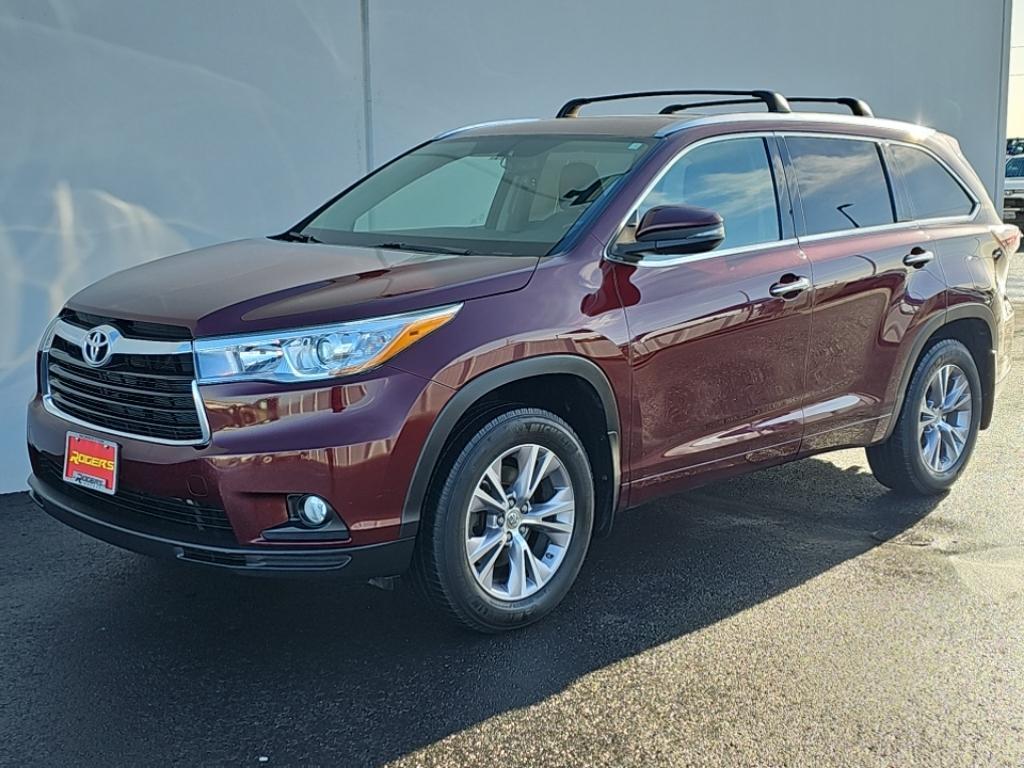 used 2015 Toyota Highlander car, priced at $19,900