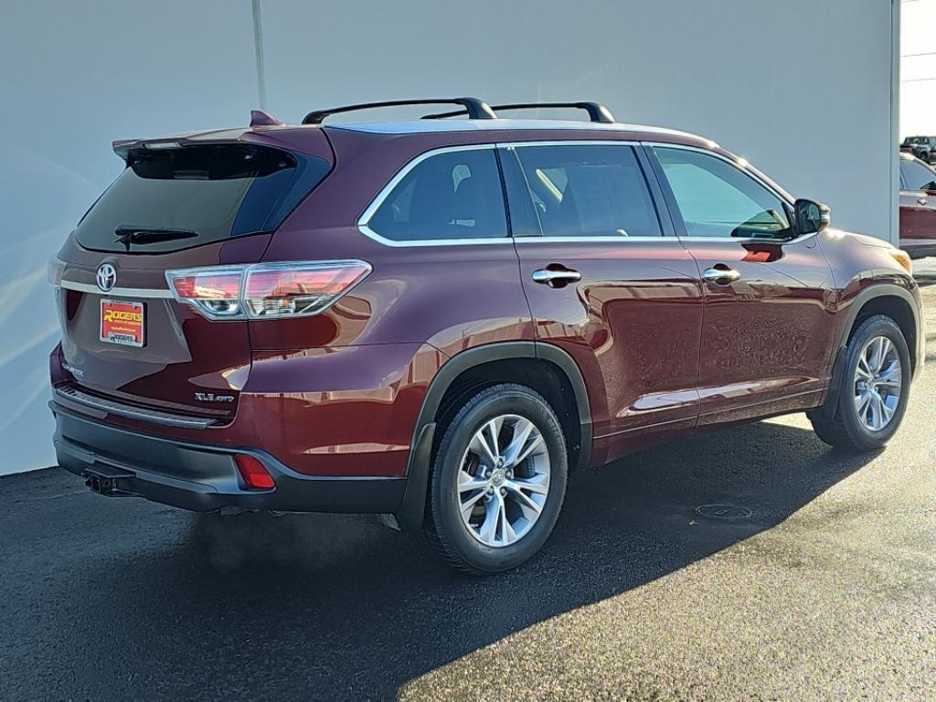 used 2015 Toyota Highlander car, priced at $19,900