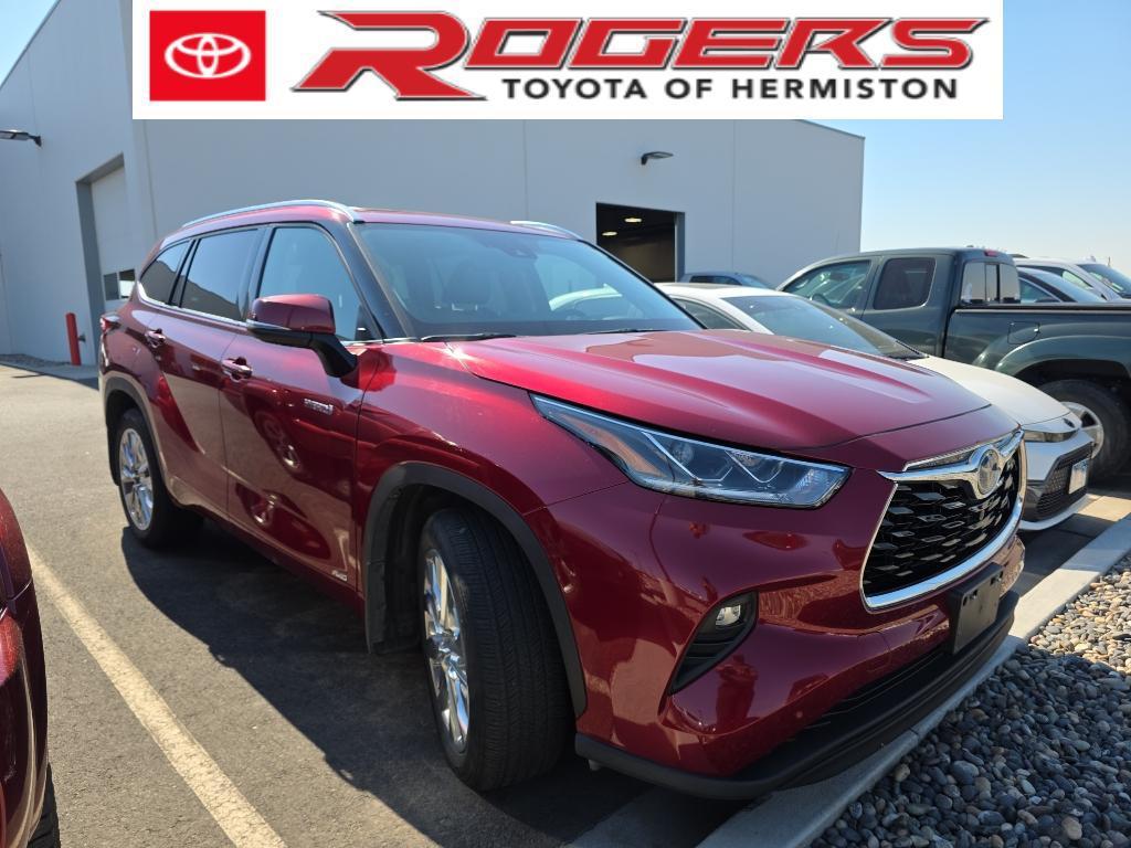 used 2020 Toyota Highlander Hybrid car, priced at $39,900