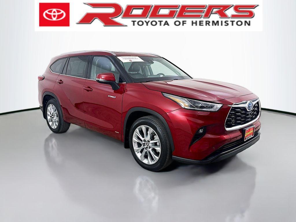 used 2020 Toyota Highlander Hybrid car, priced at $39,900