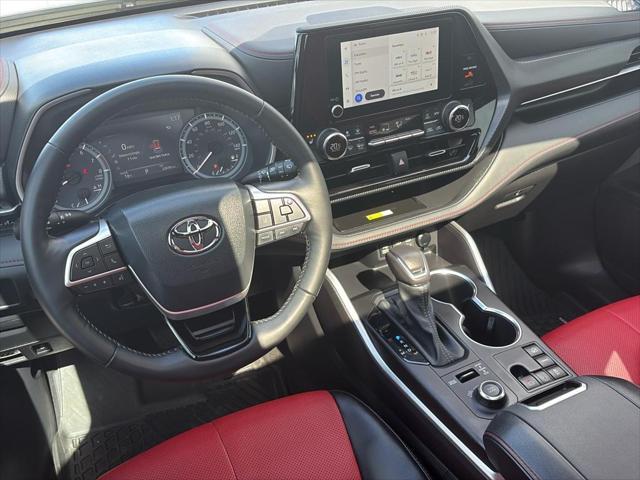 used 2023 Toyota Highlander car, priced at $43,900