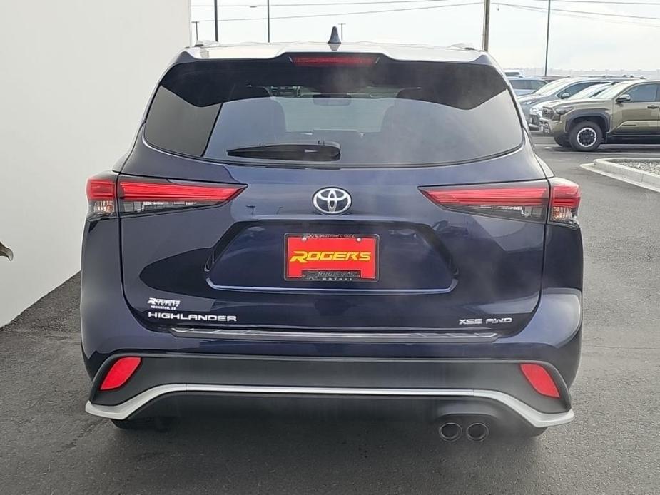 used 2022 Toyota Highlander car, priced at $41,900