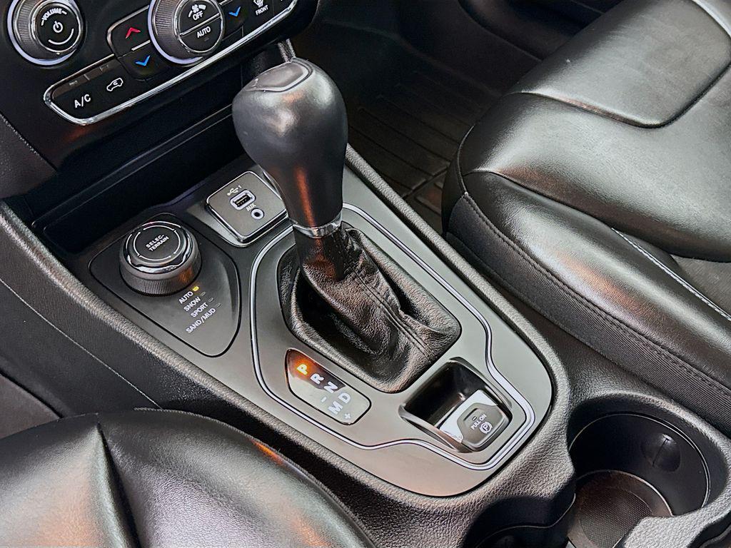 used 2020 Jeep Cherokee car, priced at $20,993