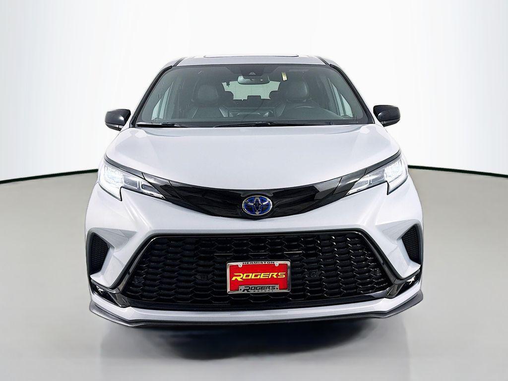 used 2025 Toyota Sienna car, priced at $51,993