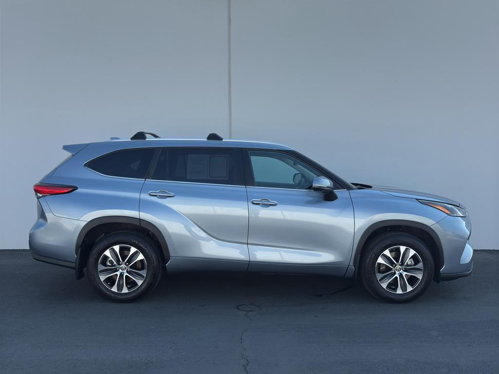 used 2023 Toyota Highlander car, priced at $37,999
