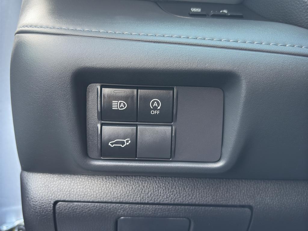 used 2023 Toyota Highlander car, priced at $37,999