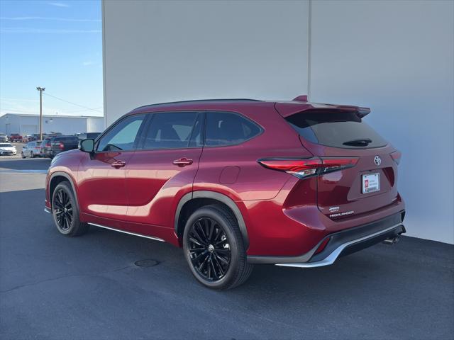 used 2023 Toyota Highlander car, priced at $44,900