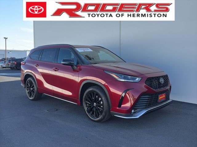 used 2023 Toyota Highlander car, priced at $44,900