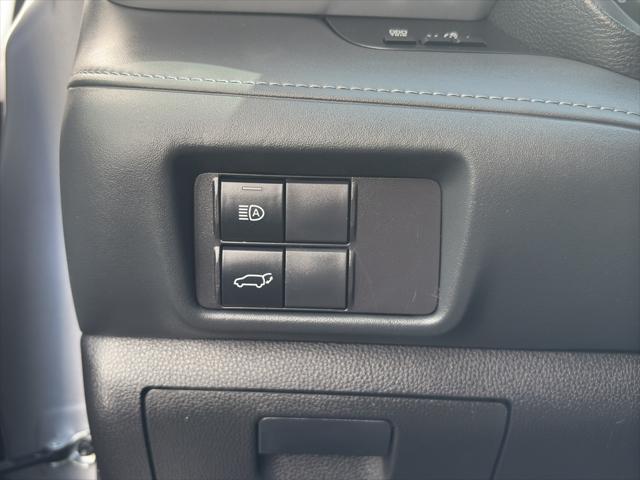 used 2022 Toyota Highlander car, priced at $41,900