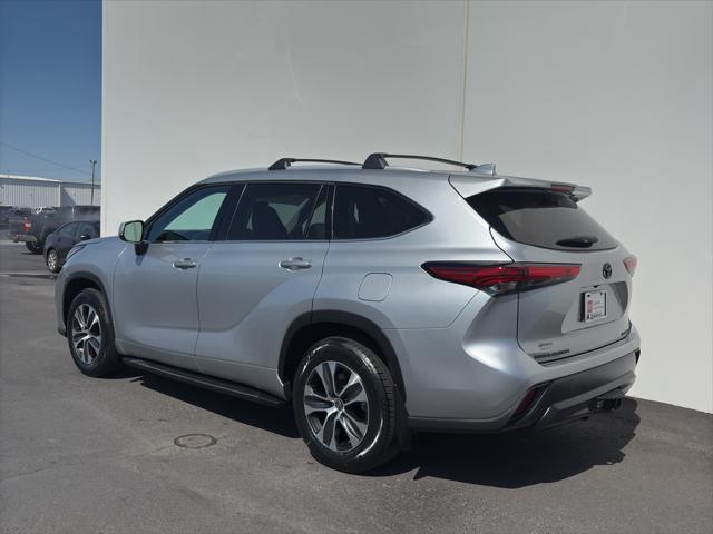 used 2022 Toyota Highlander car, priced at $41,900