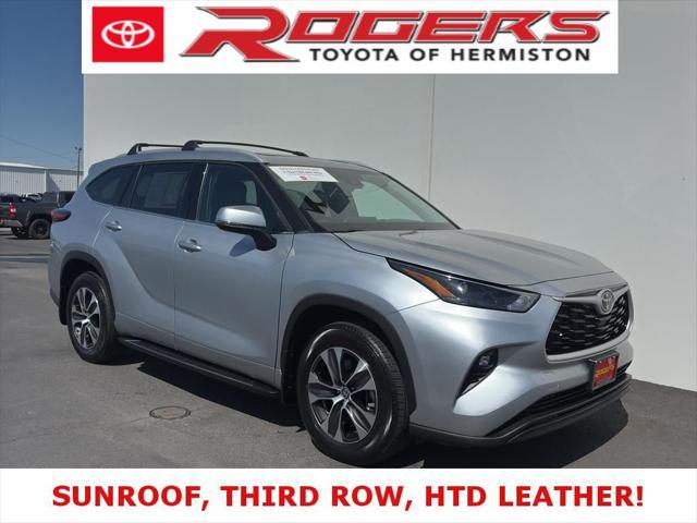 used 2022 Toyota Highlander car, priced at $41,900