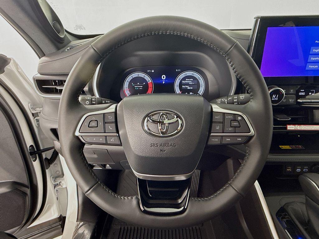 new 2026 Toyota Highlander car, priced at $50,573