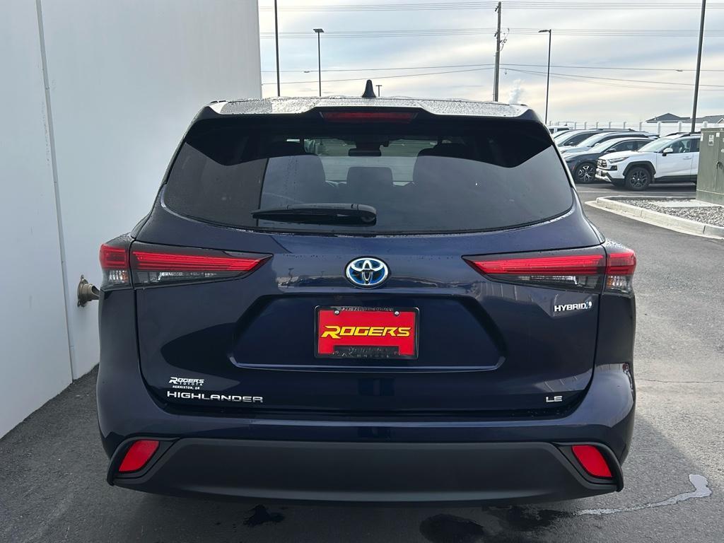 used 2020 Toyota Highlander Hybrid car, priced at $34,900