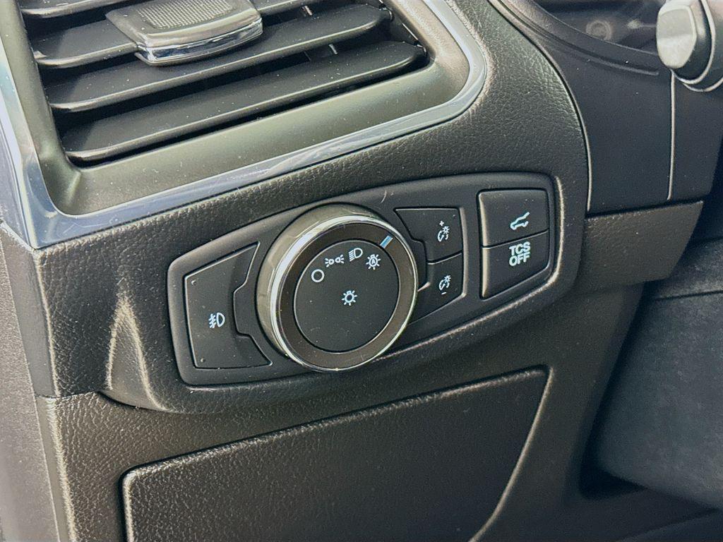 used 2022 Ford Edge car, priced at $22,900