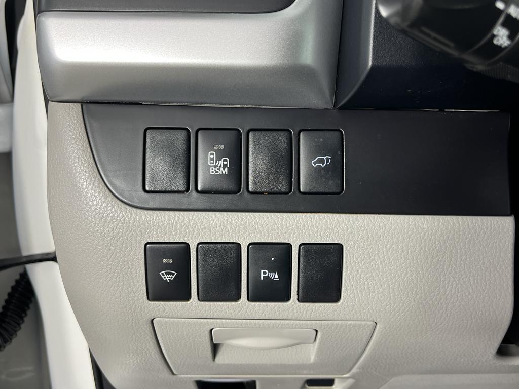 used 2016 Toyota Highlander car, priced at $22,900