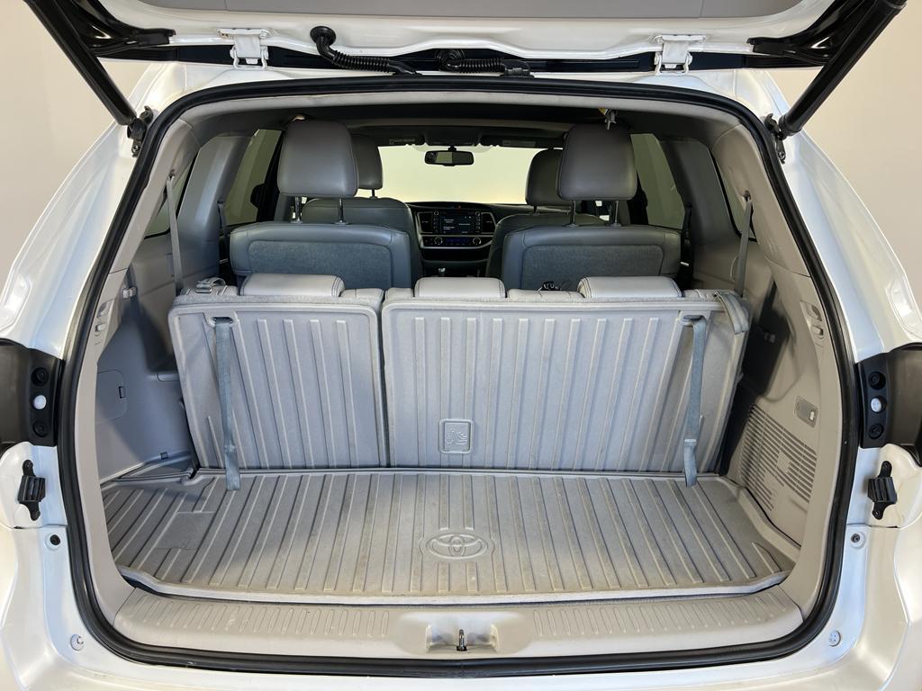 used 2016 Toyota Highlander car, priced at $22,900