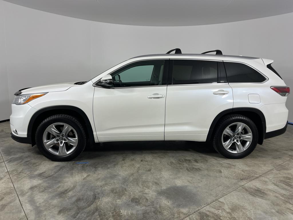 used 2016 Toyota Highlander car, priced at $22,900