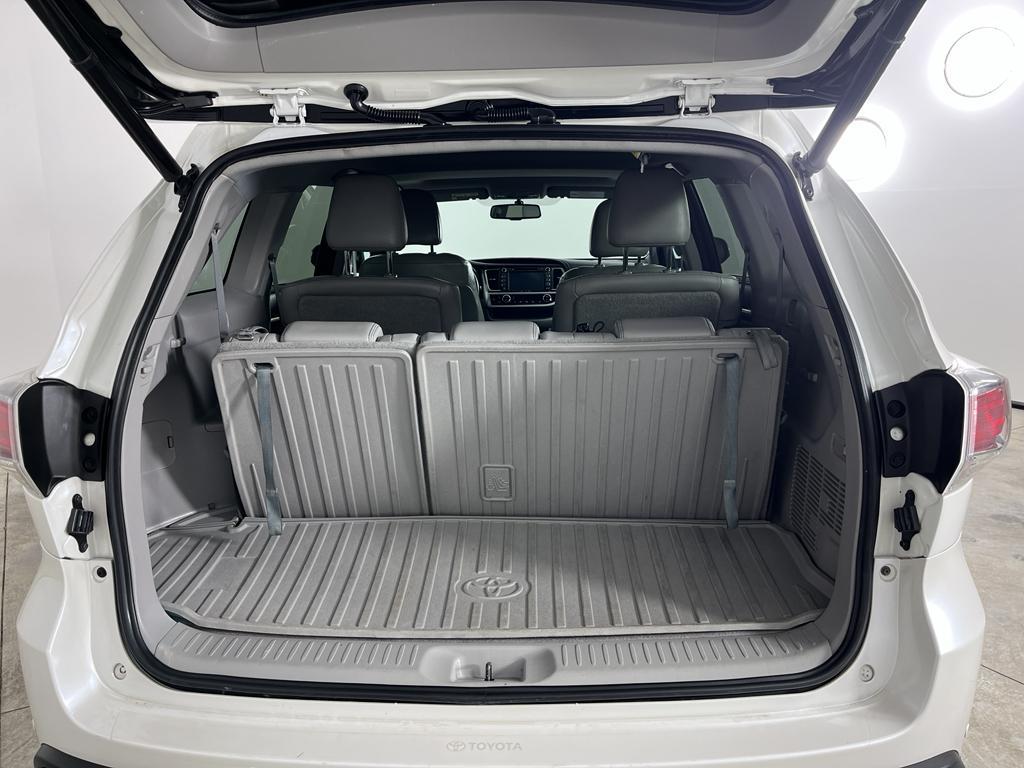 used 2016 Toyota Highlander car, priced at $22,900