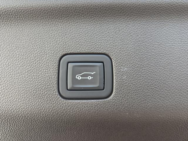 used 2023 GMC Yukon XL car, priced at $71,900