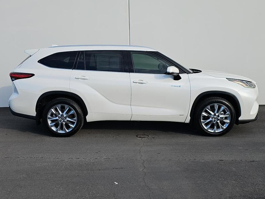 used 2021 Toyota Highlander Hybrid car, priced at $38,999