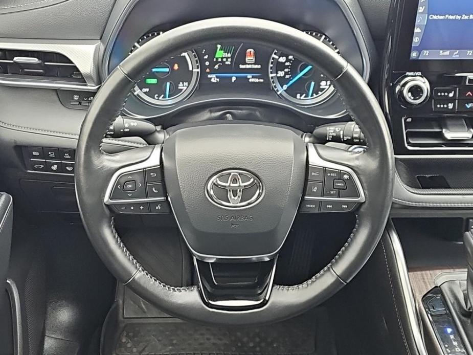 used 2021 Toyota Highlander Hybrid car, priced at $45,900