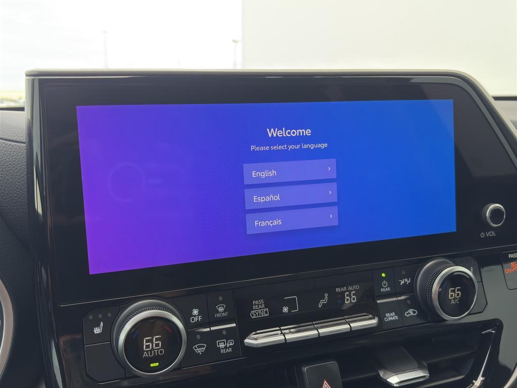 used 2024 Toyota Highlander car, priced at $48,900