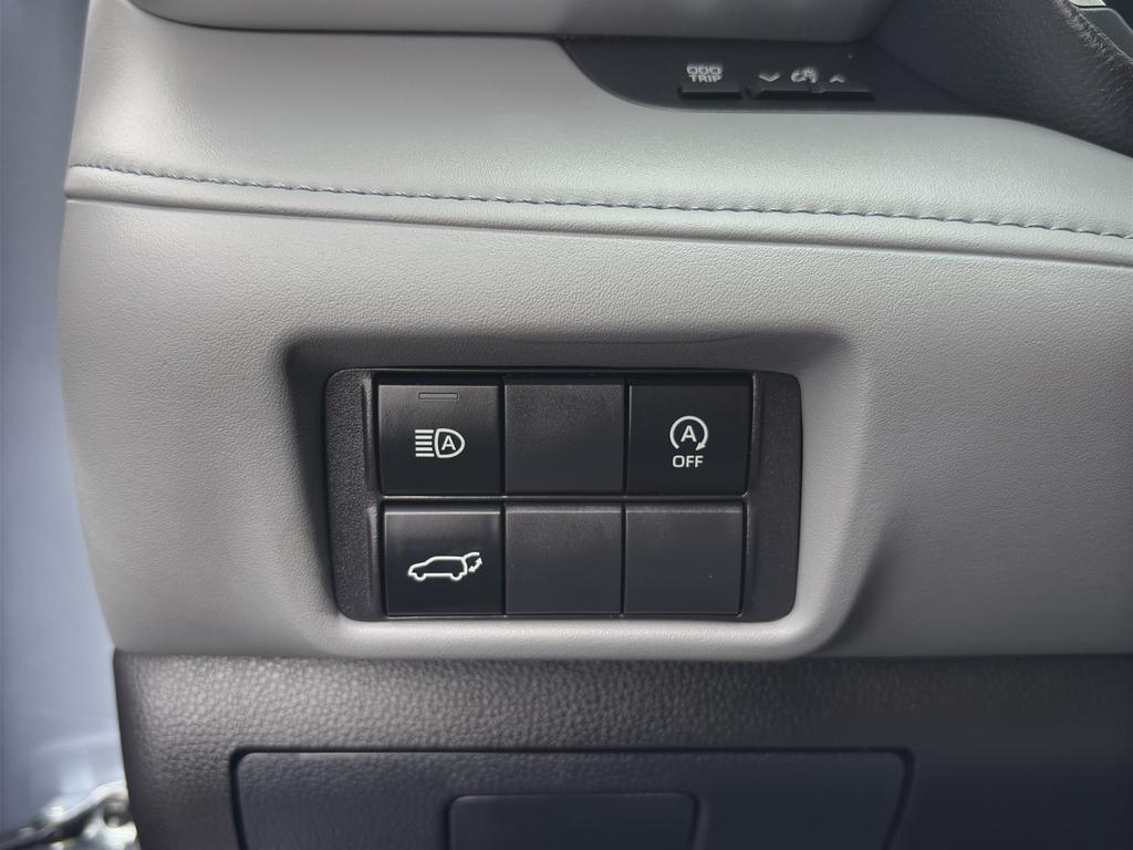 used 2024 Toyota Highlander car, priced at $48,900