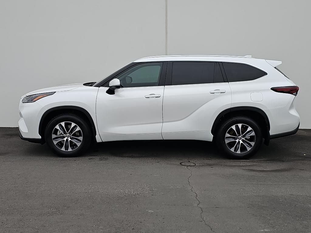 used 2024 Toyota Highlander car, priced at $46,500