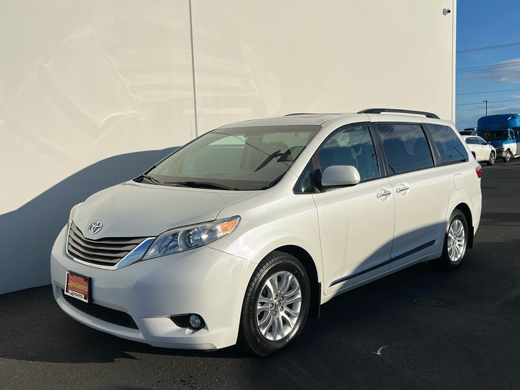 used 2016 Toyota Sienna car, priced at $20,900