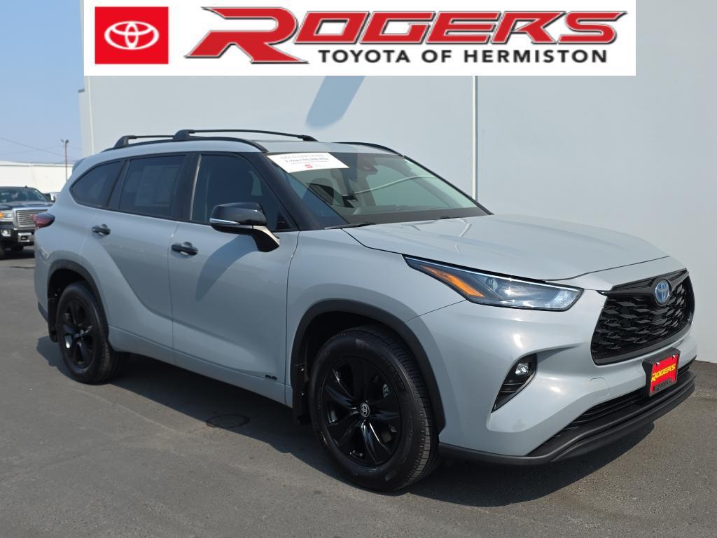 used 2024 Toyota Highlander Hybrid car, priced at $51,900