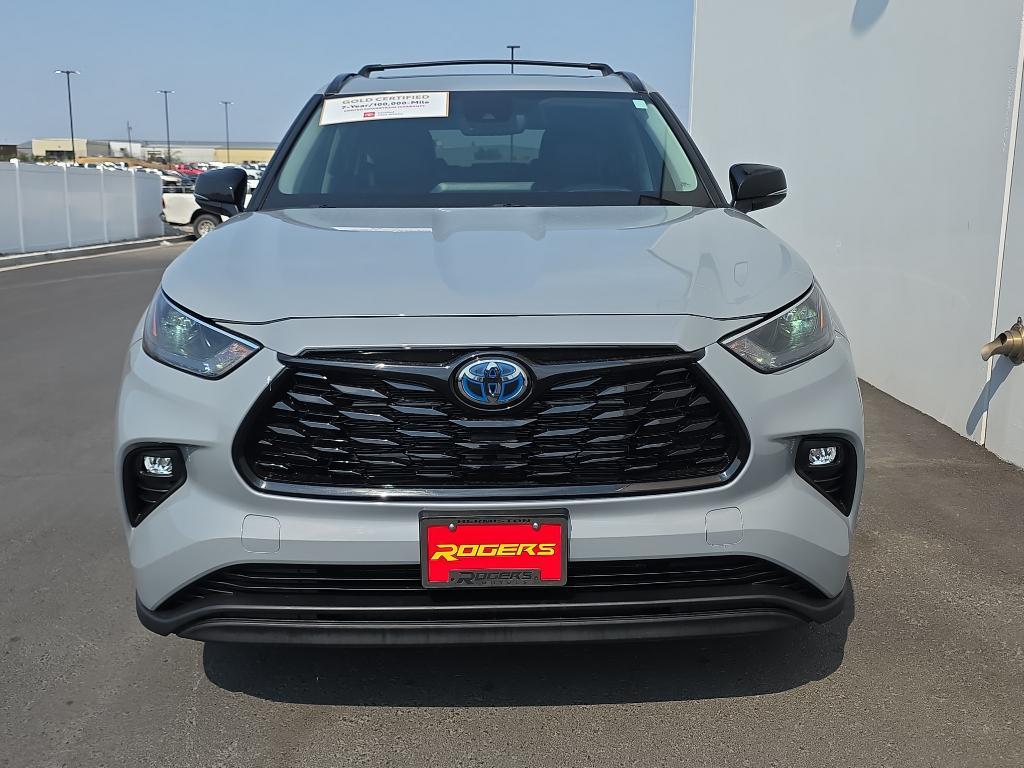 used 2024 Toyota Highlander Hybrid car, priced at $49,999