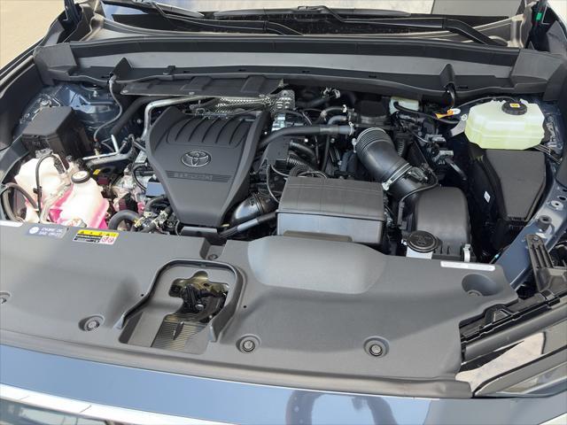 new 2025 Toyota Grand Highlander Hybrid car, priced at $61,533