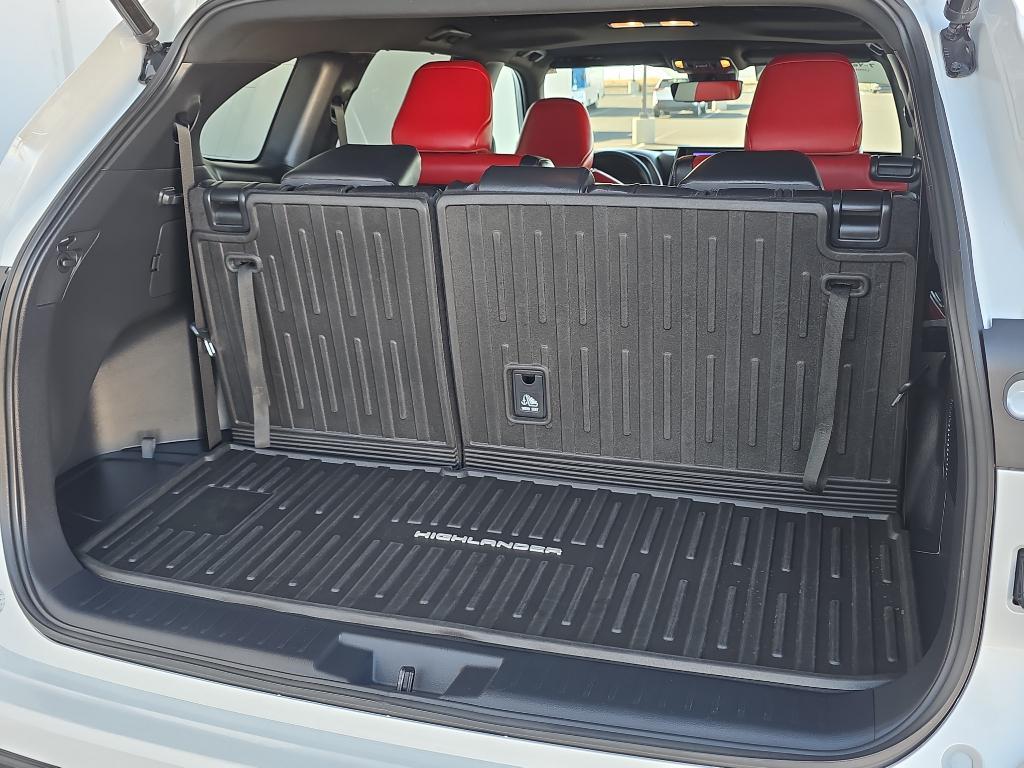 used 2023 Toyota Highlander car, priced at $43,993