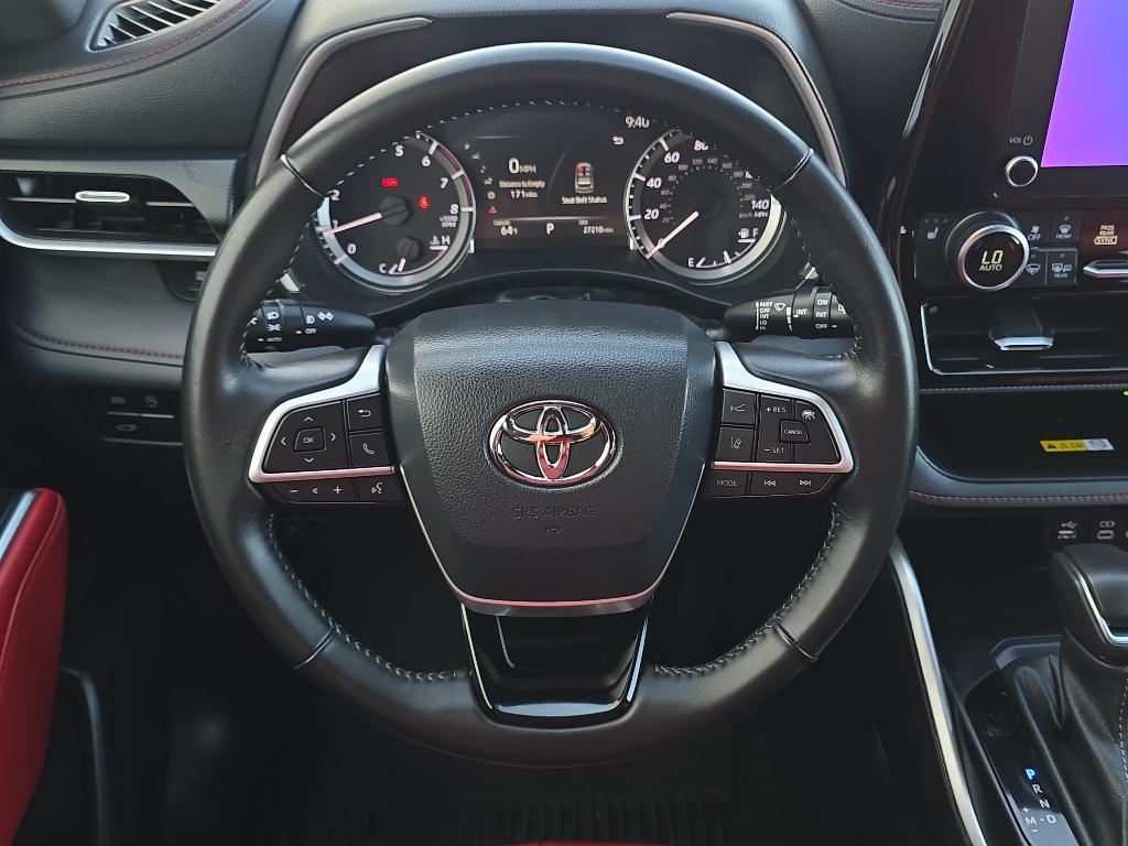 used 2023 Toyota Highlander car, priced at $43,993