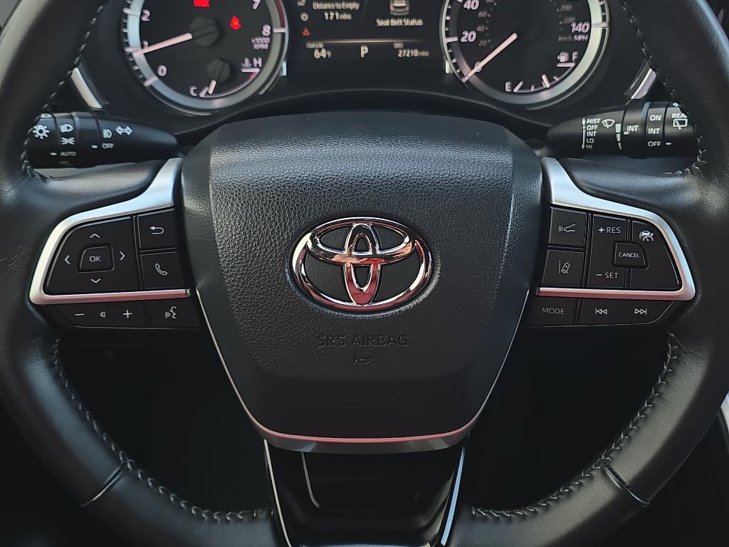 used 2023 Toyota Highlander car, priced at $43,993