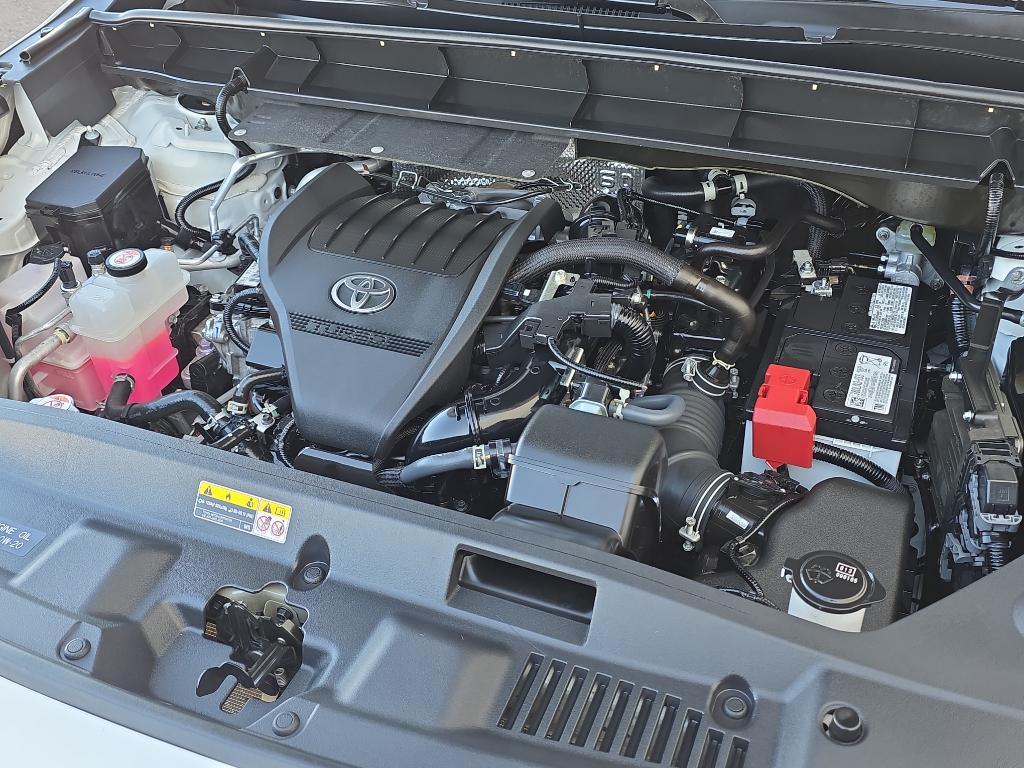 used 2023 Toyota Highlander car, priced at $43,993