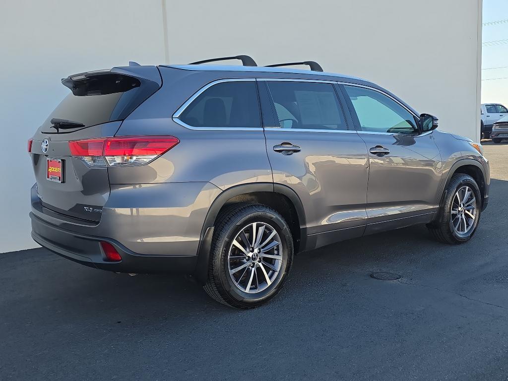 used 2017 Toyota Highlander car, priced at $21,444