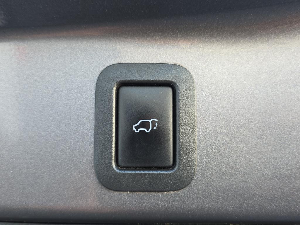 used 2017 Toyota Highlander car, priced at $21,444