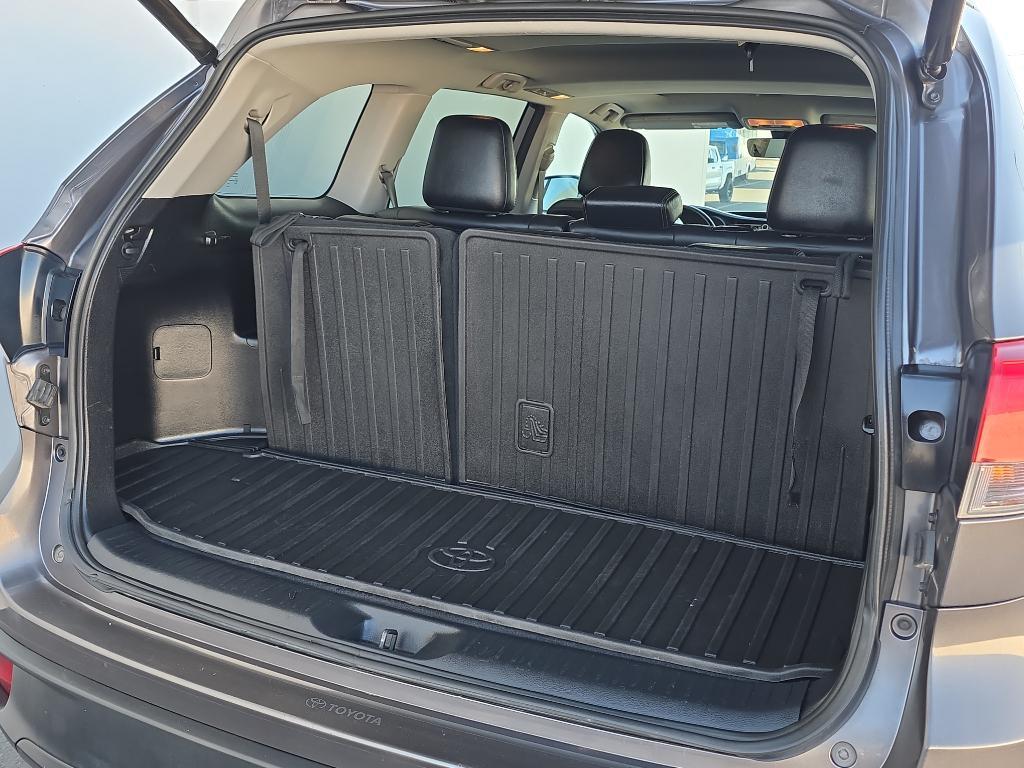 used 2017 Toyota Highlander car, priced at $21,444