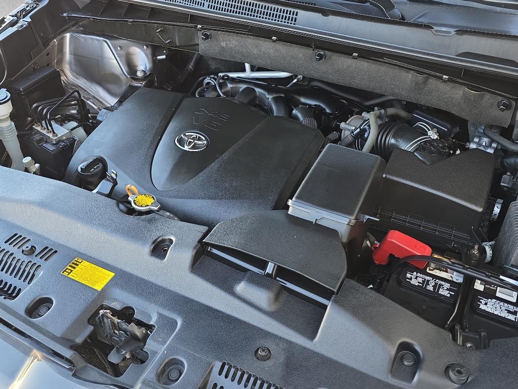 used 2017 Toyota Highlander car, priced at $21,444