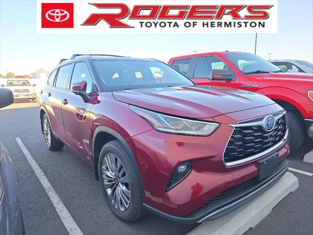 used 2024 Toyota Highlander Hybrid car, priced at $54,900