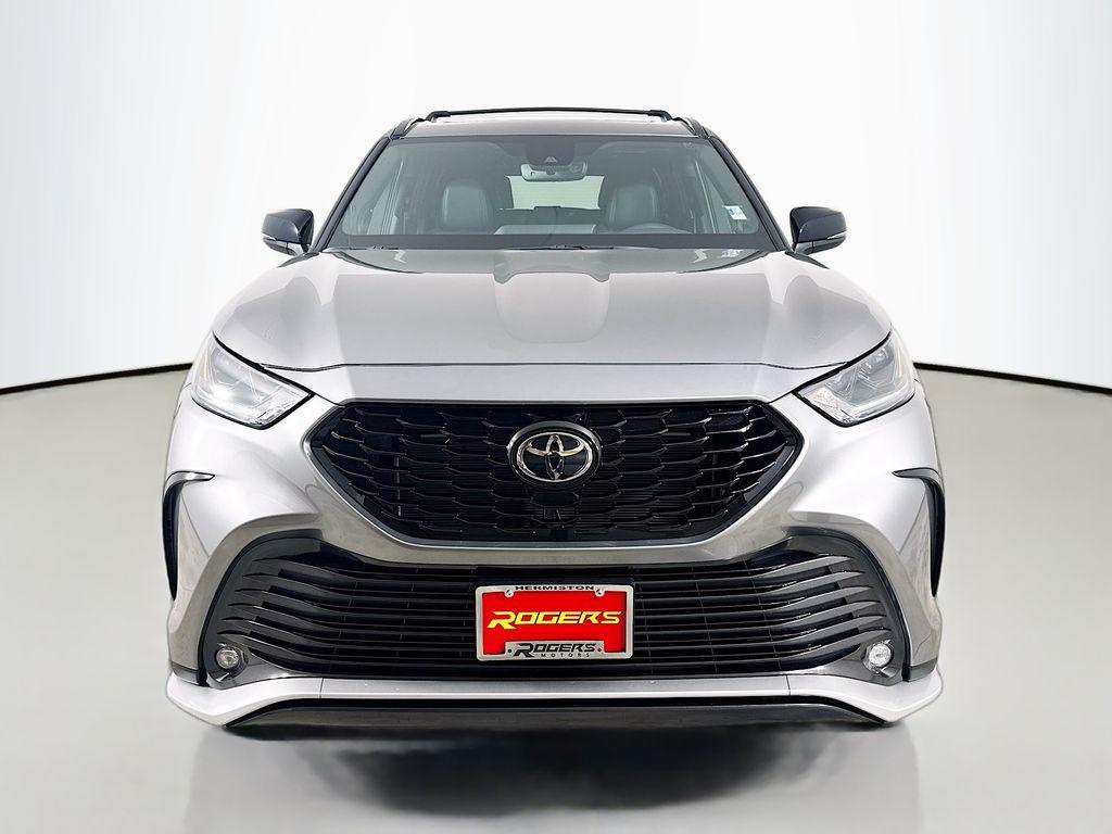 new 2026 Toyota Highlander car, priced at $52,048
