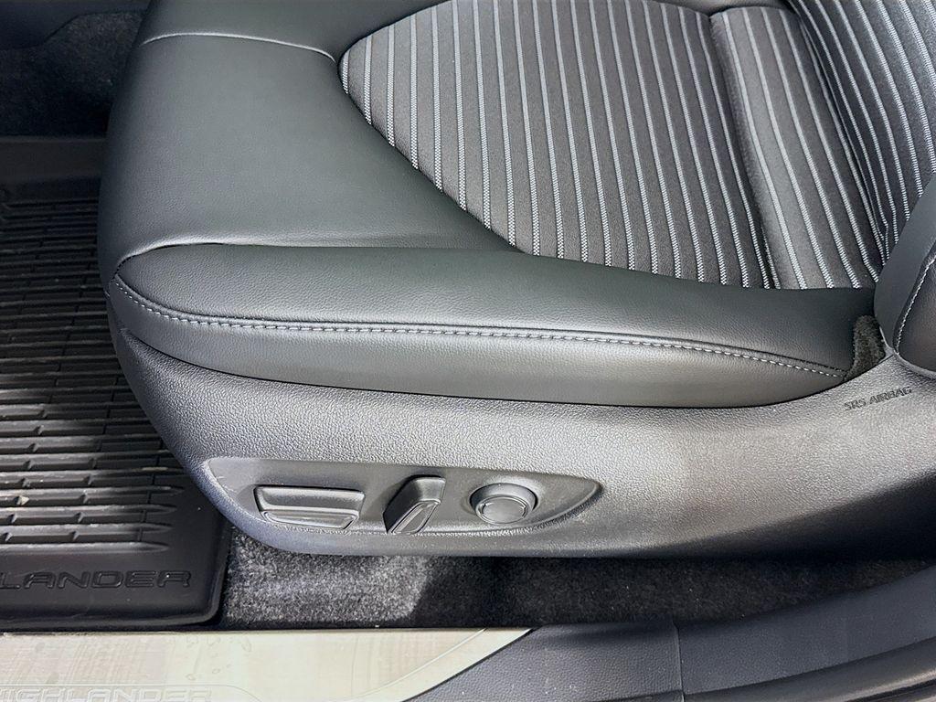 new 2026 Toyota Highlander car, priced at $52,048